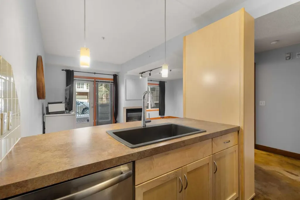 1235 13 Avenue SW Calgary AB T3C 0T2