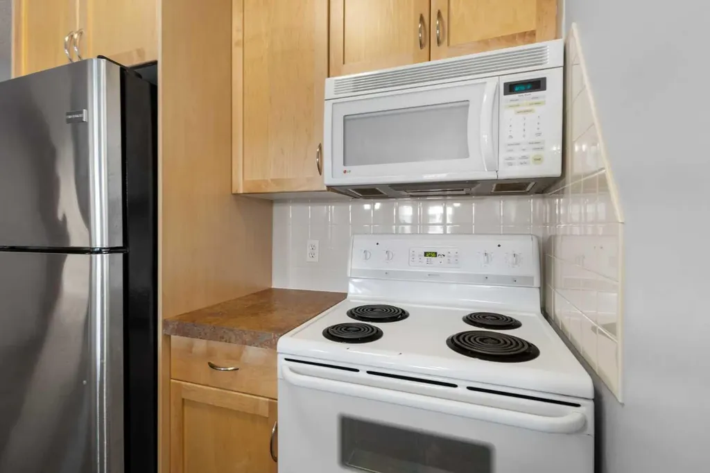 1235 13 Avenue SW Calgary AB T3C 0T2
