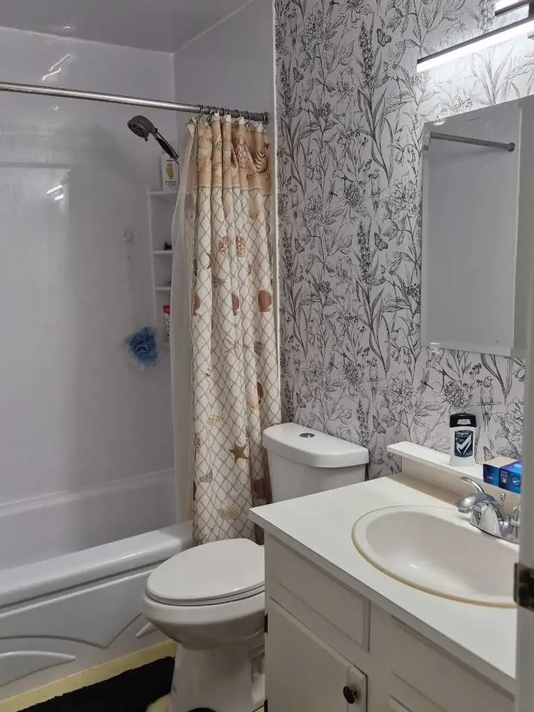 1219 68 Street NE Calgary AB T2A5K6
