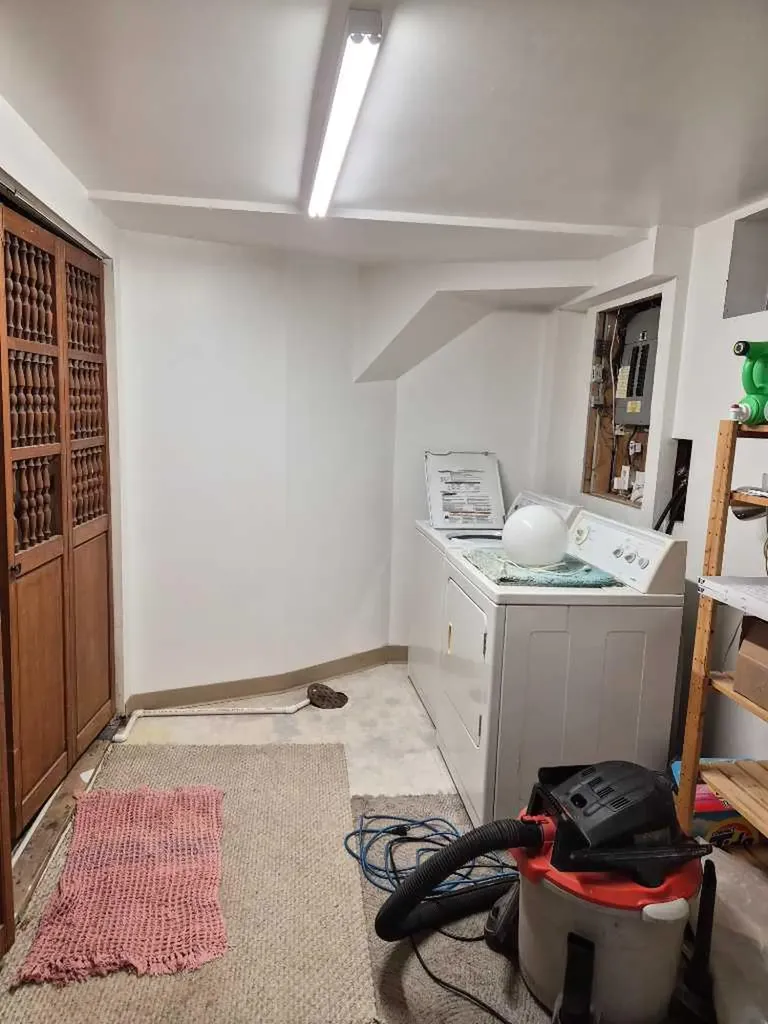 1219 68 Street NE Calgary AB T2A5K6