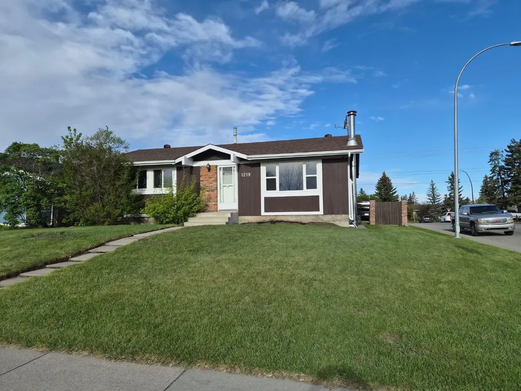 1219 68 Street NE Calgary AB T2A5K6