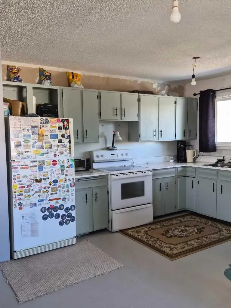 1219 68 Street NE Calgary AB T2A5K6