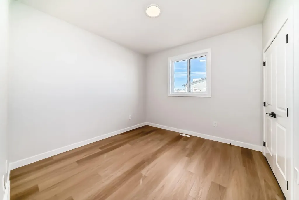 15 Vincent Gate Sylvan Lake AB T4S 0V7