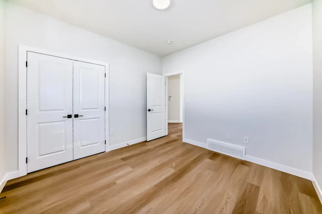 15 Vincent Gate Sylvan Lake AB T4S 0V7