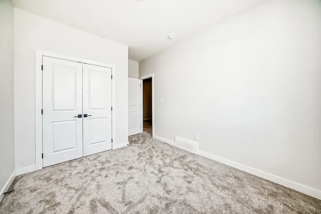 15 Vincent Gate Sylvan Lake AB T4S 0V7