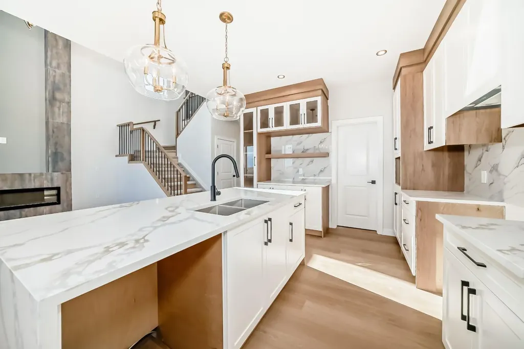 15 Vincent Gate Sylvan Lake AB T4S 0V7