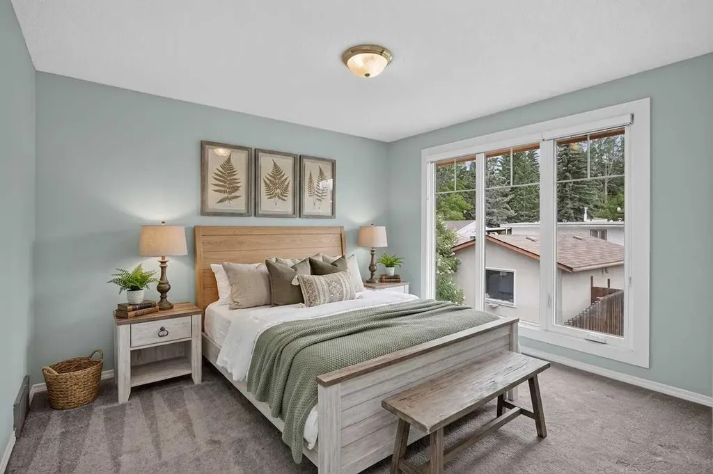 5202 Dalhousie Drive NW Calgary AB T3A 1B5
