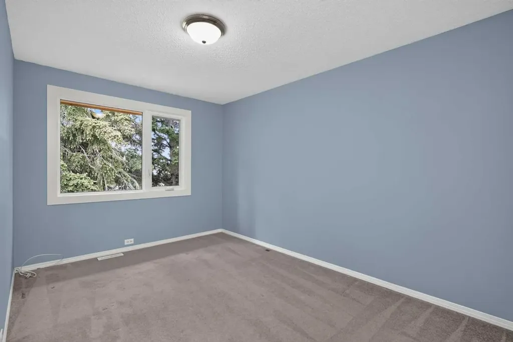 5202 Dalhousie Drive NW Calgary AB T3A 1B5
