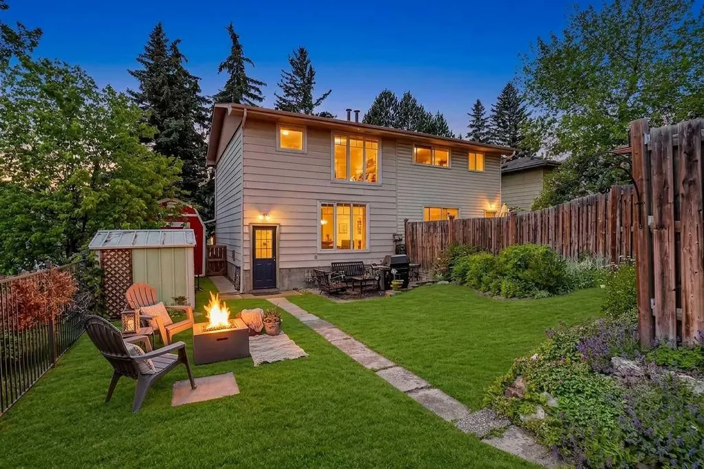 5202 Dalhousie Drive NW Calgary AB T3A 1B5