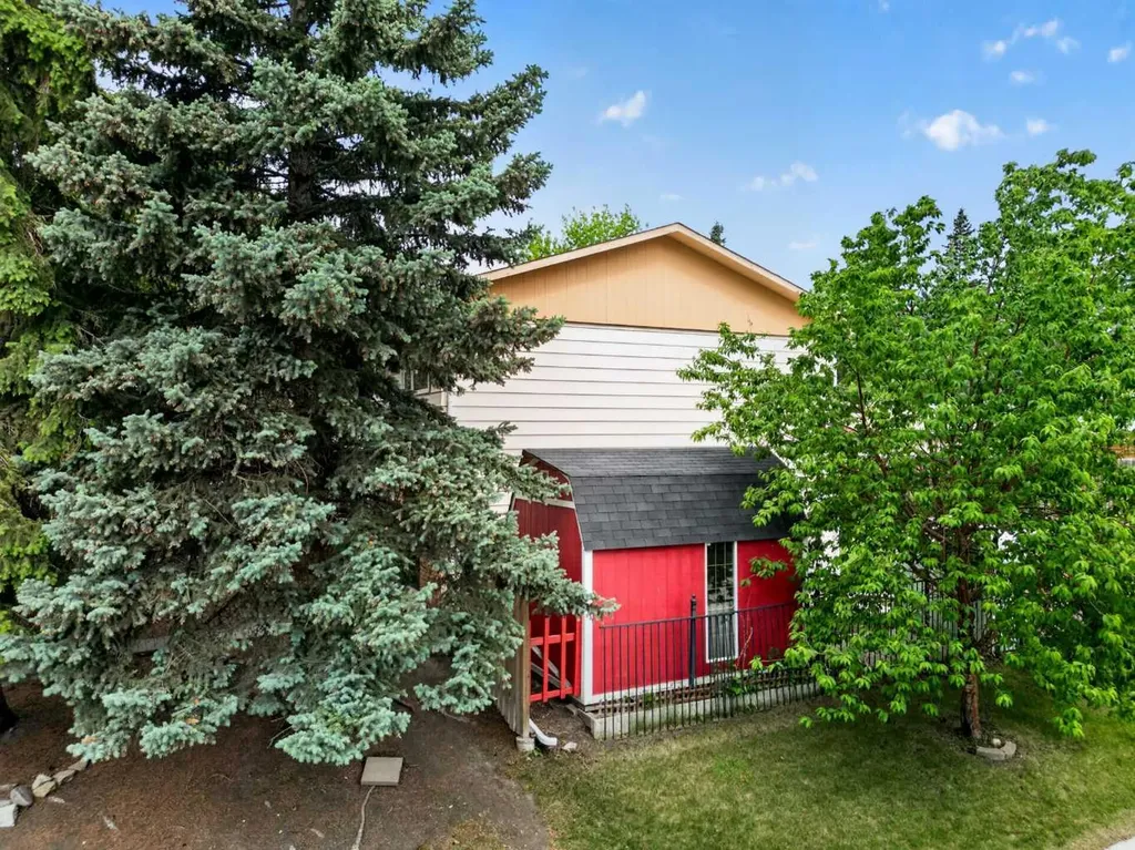 5202 Dalhousie Drive NW Calgary AB T3A 1B5
