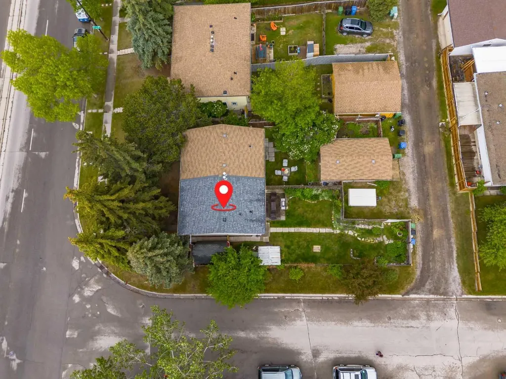 5202 Dalhousie Drive NW Calgary AB T3A 1B5