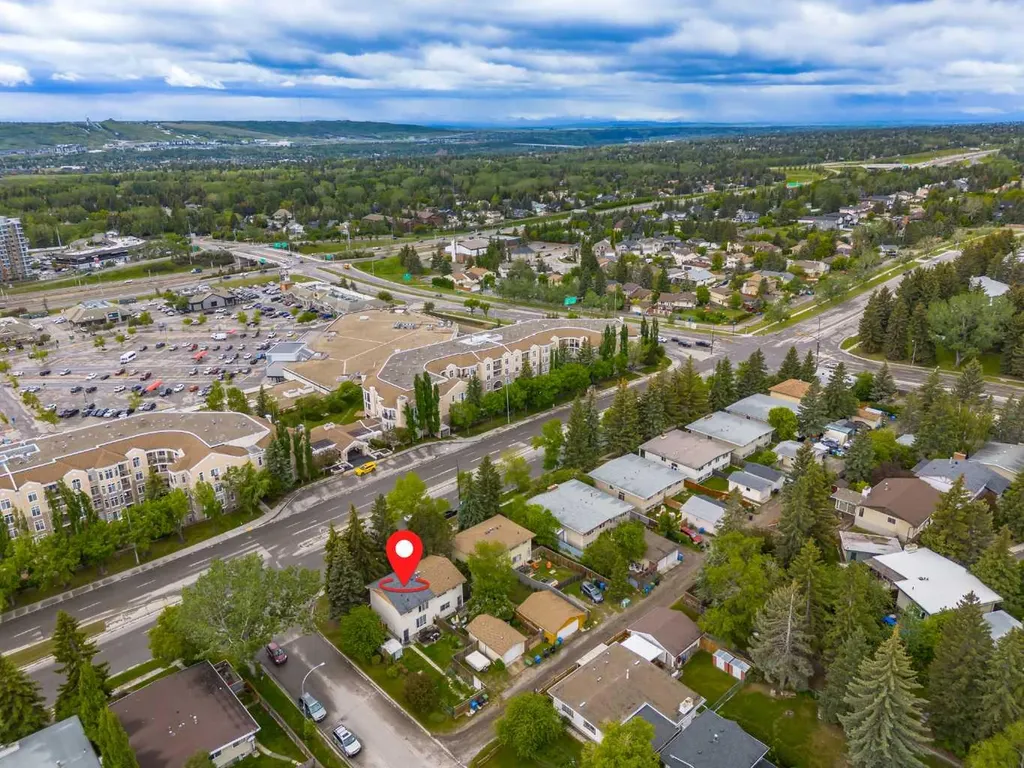 5202 Dalhousie Drive NW Calgary AB T3A 1B5