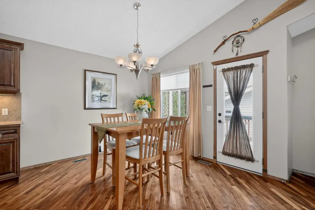112 Prestwick Point SE Calgary AB T2Z 4K7