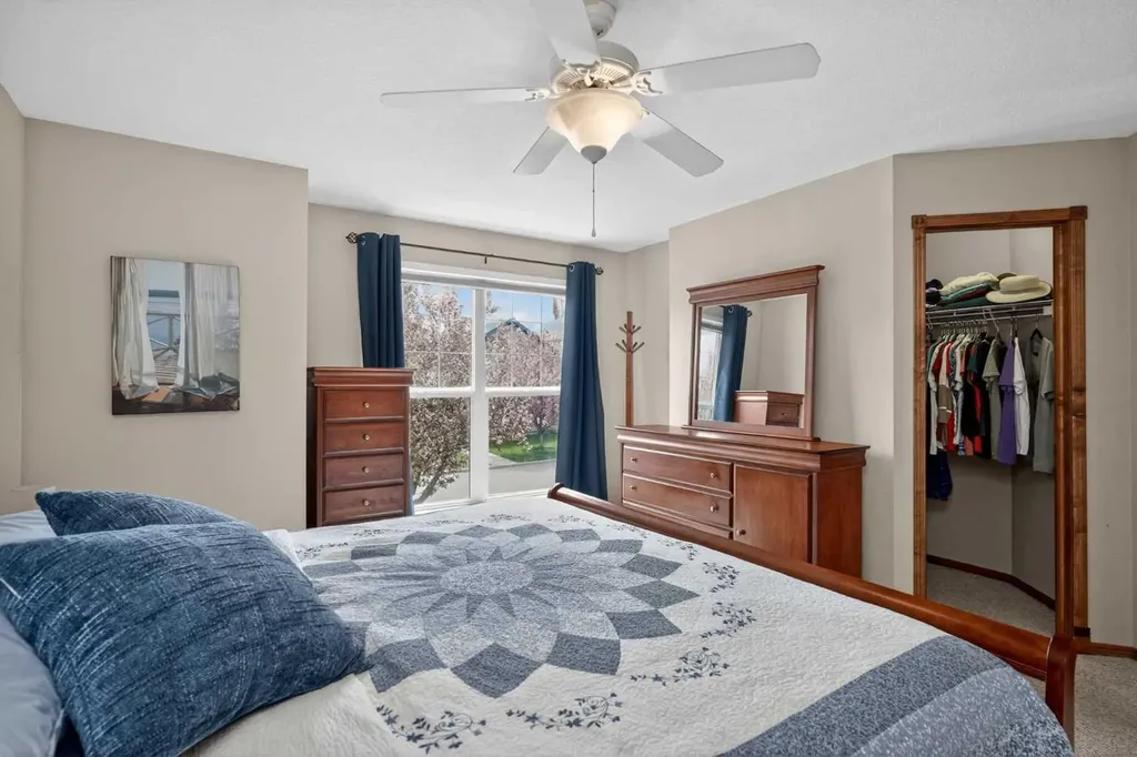 112 Prestwick Point SE Calgary AB T2Z 4K7