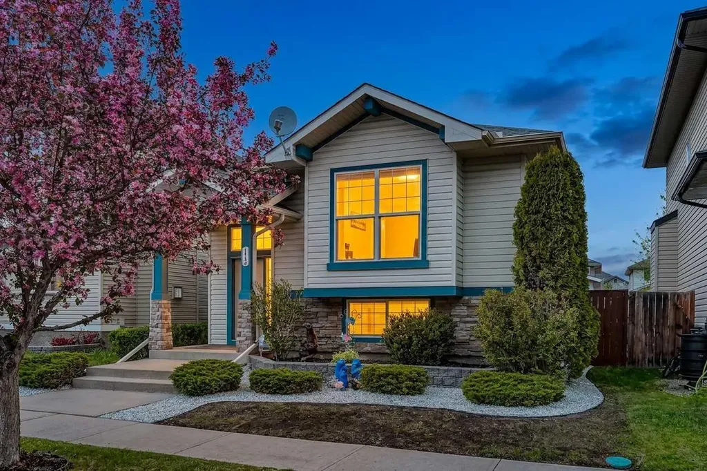 112 Prestwick Point SE Calgary AB T2Z 4K7