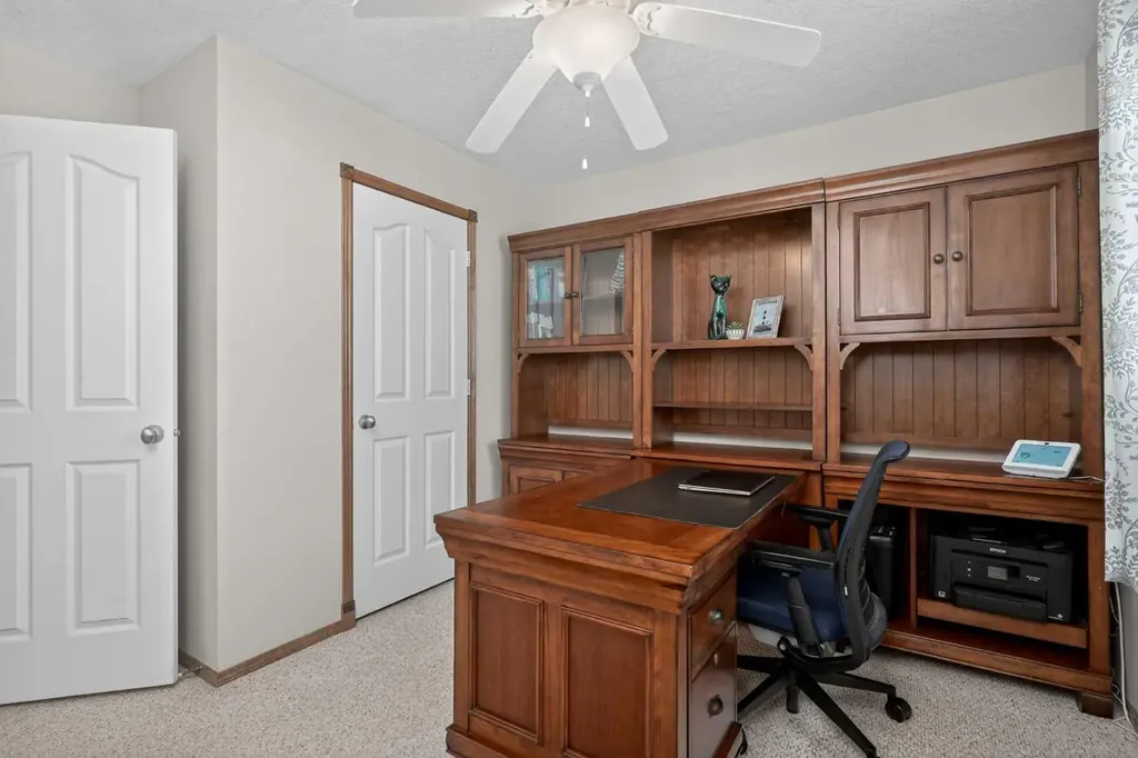 112 Prestwick Point SE Calgary AB T2Z 4K7
