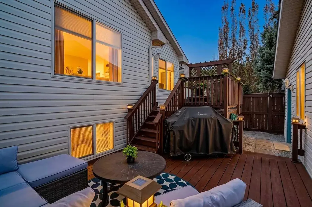 112 Prestwick Point SE Calgary AB T2Z 4K7