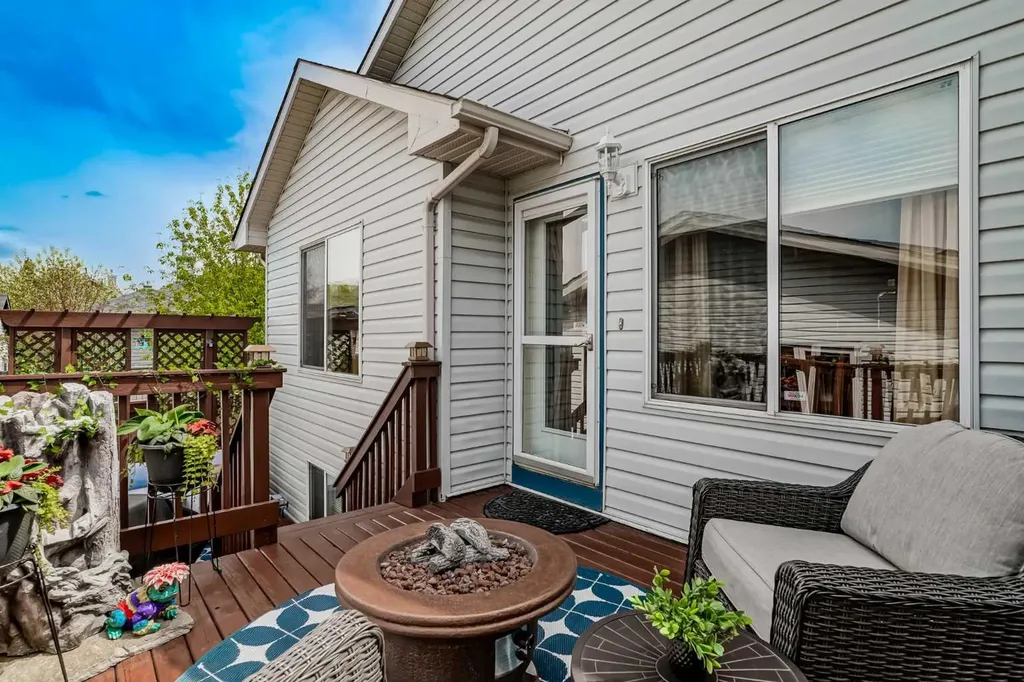 112 Prestwick Point SE Calgary AB T2Z 4K7