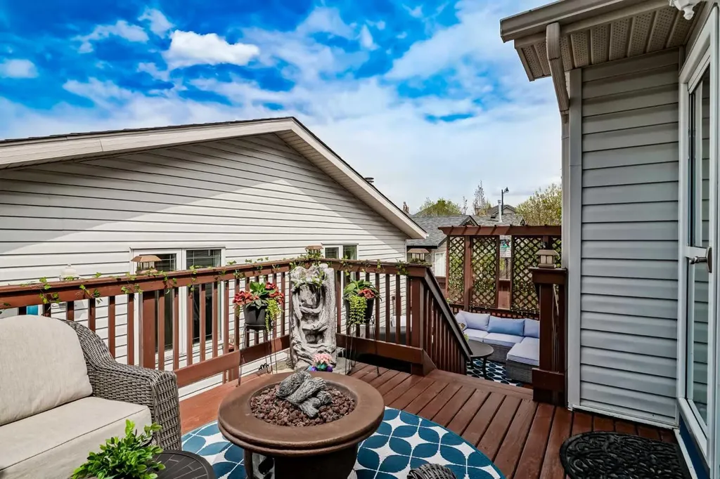 112 Prestwick Point SE Calgary AB T2Z 4K7