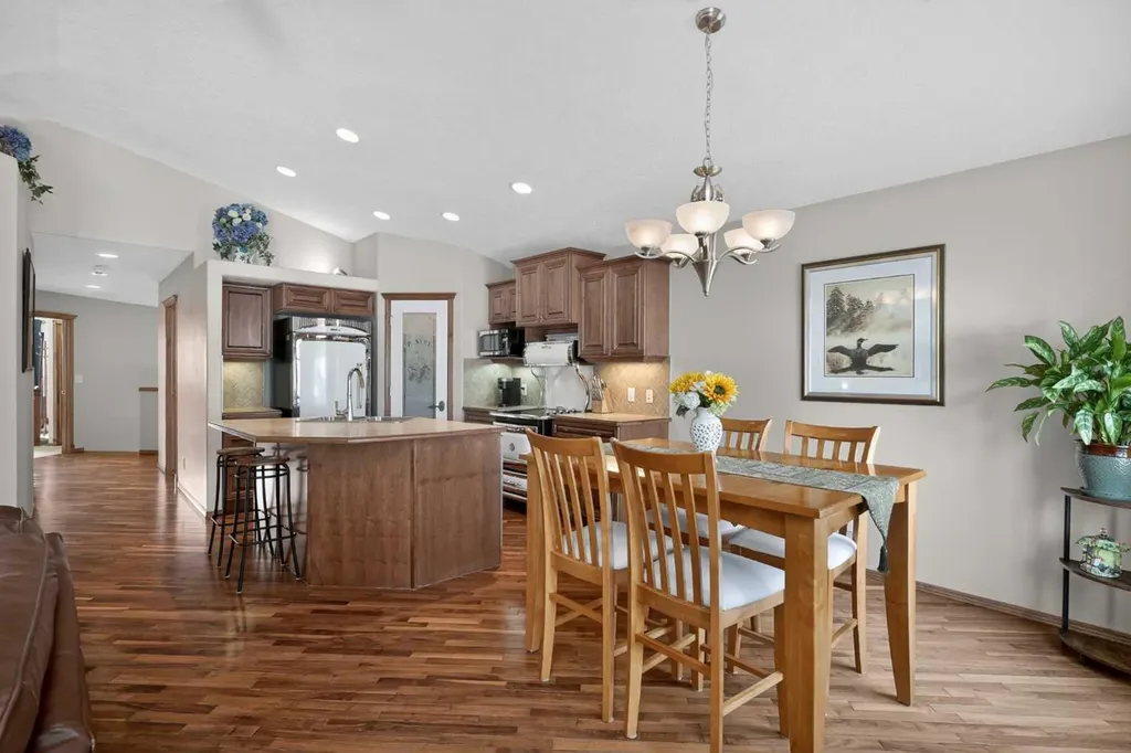 112 Prestwick Point SE Calgary AB T2Z 4K7