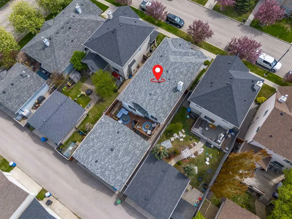 112 Prestwick Point SE Calgary AB T2Z 4K7