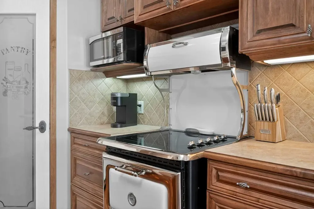 112 Prestwick Point SE Calgary AB T2Z 4K7
