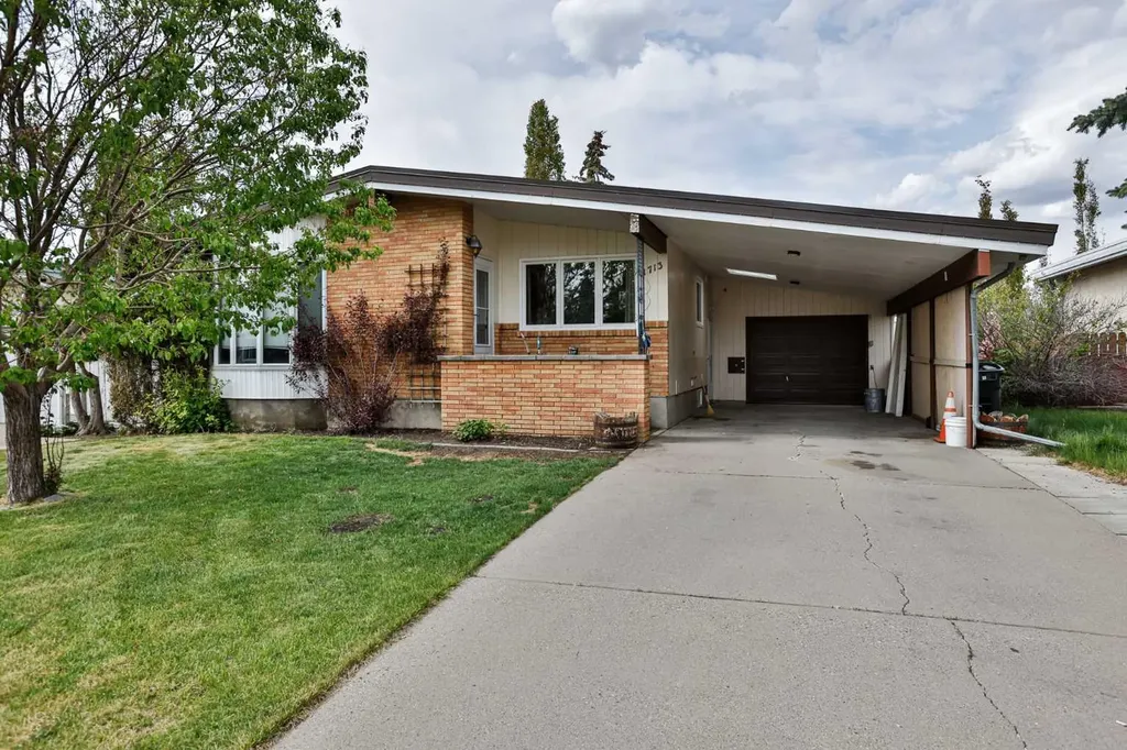 1713 14 Avenue N Lethbridge AB T1H 1V7