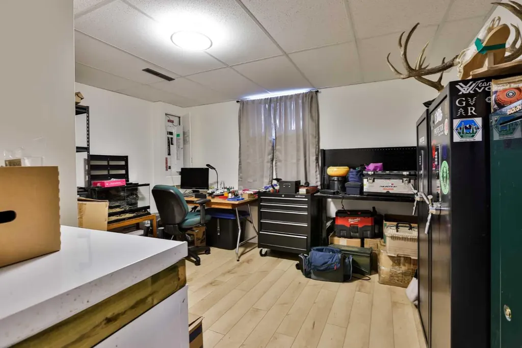 1713 14 Avenue N Lethbridge AB T1H 1V7