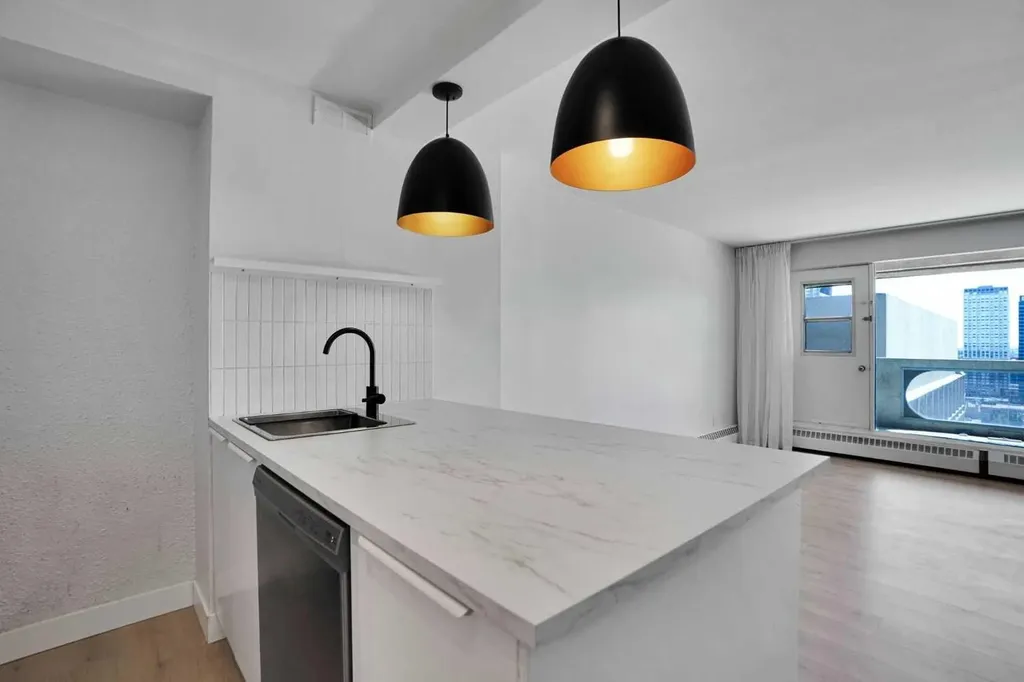 221 6 Avenue SE Calgary AB T2G4Z9