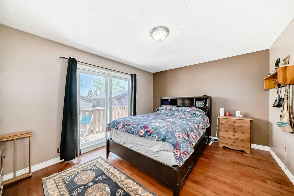 52 Beacham Road NW Calgary AB T3K 1S4