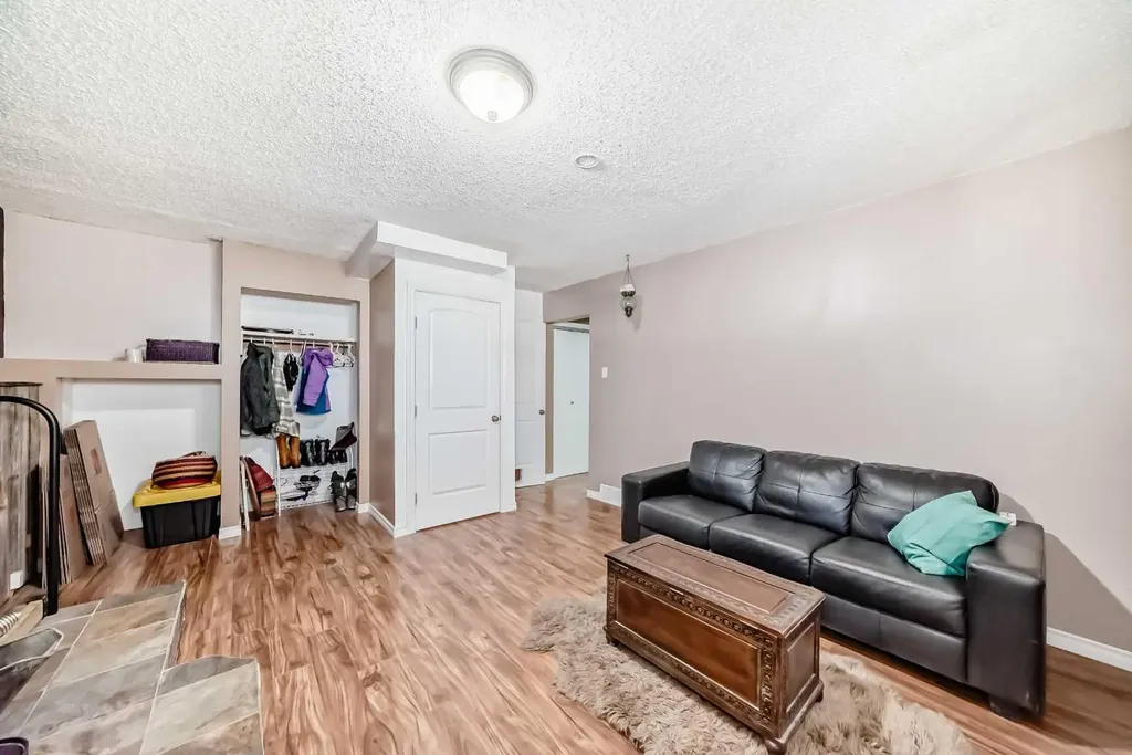 52 Beacham Road NW Calgary AB T3K 1S4