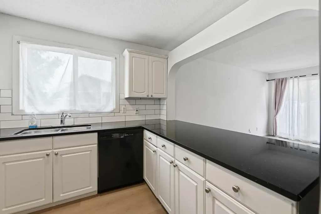 3745 Fonda Way SE Calgary AB T2A 5W7