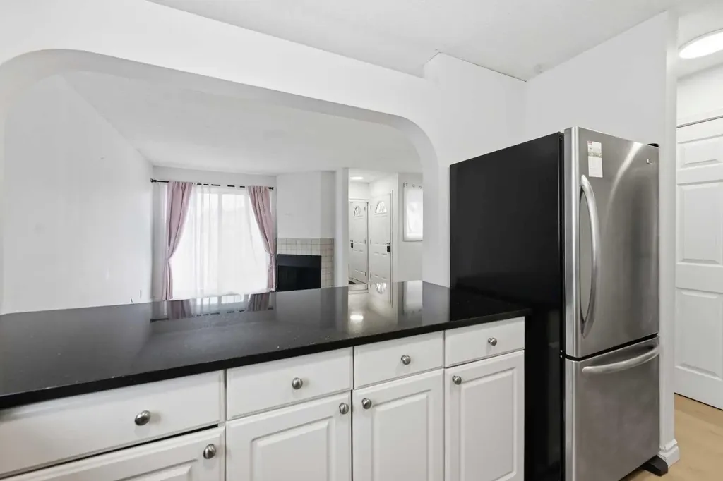 3745 Fonda Way SE Calgary AB T2A 5W7