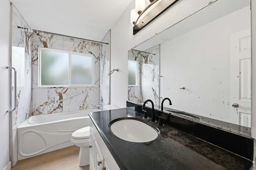 3745 Fonda Way SE Calgary AB T2A 5W7