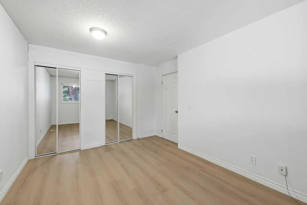 3745 Fonda Way SE Calgary AB T2A 5W7