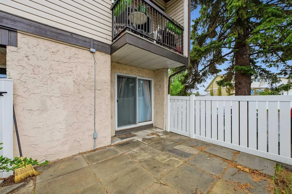 3745 Fonda Way SE Calgary AB T2A 5W7