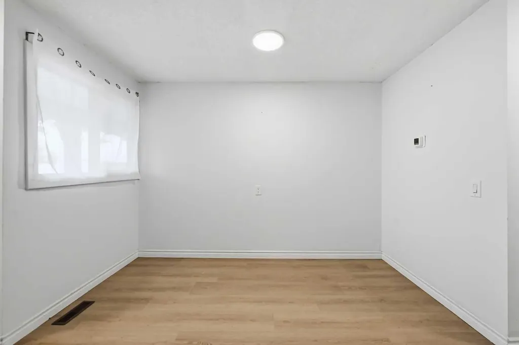 3745 Fonda Way SE Calgary AB T2A 5W7