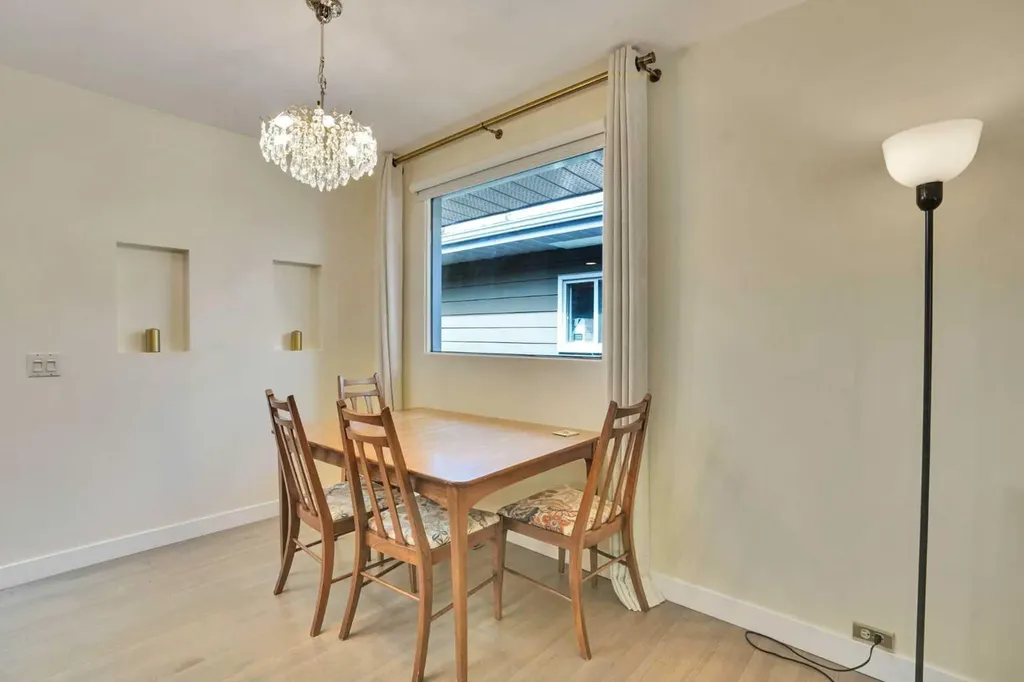 2704 Chandler Road NW Calgary AB T2L 1E5