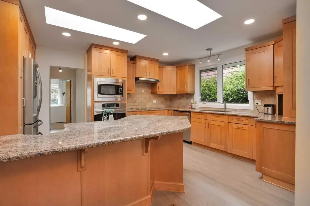 2704 Chandler Road NW Calgary AB T2L 1E5