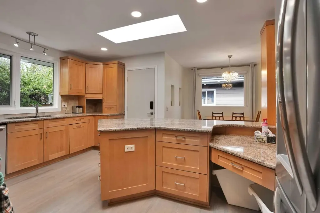 2704 Chandler Road NW Calgary AB T2L 1E5