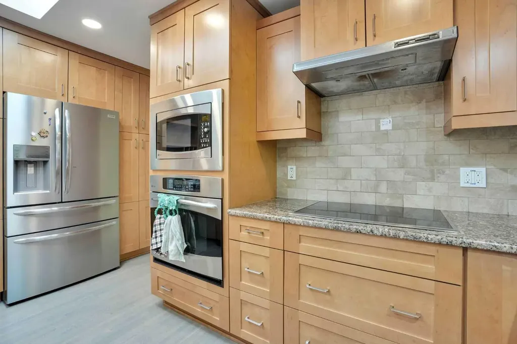 2704 Chandler Road NW Calgary AB T2L 1E5