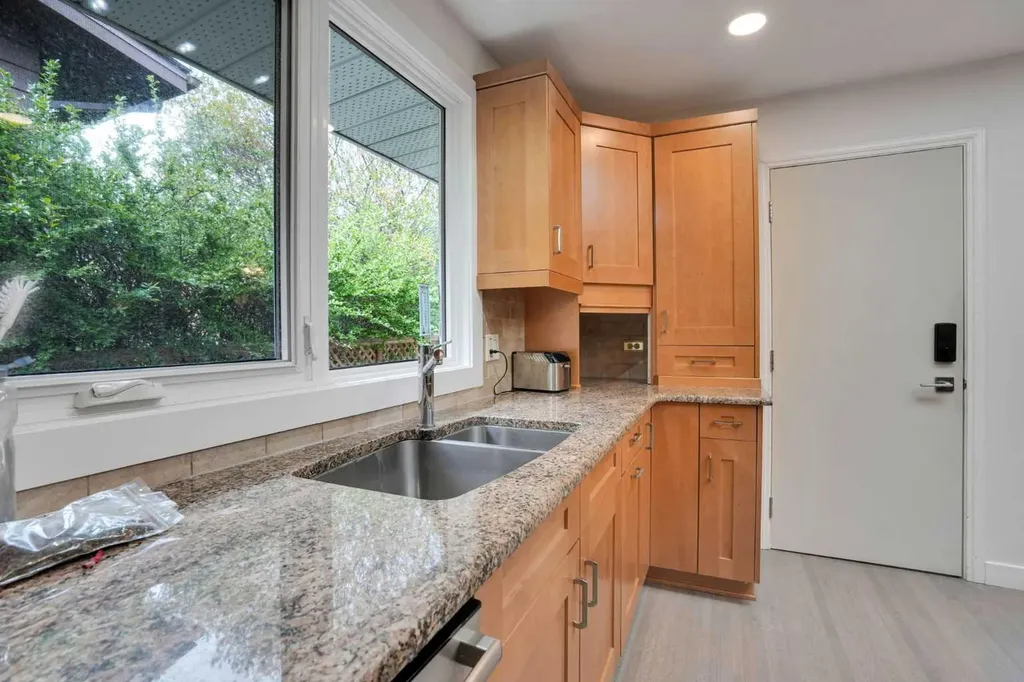 2704 Chandler Road NW Calgary AB T2L 1E5