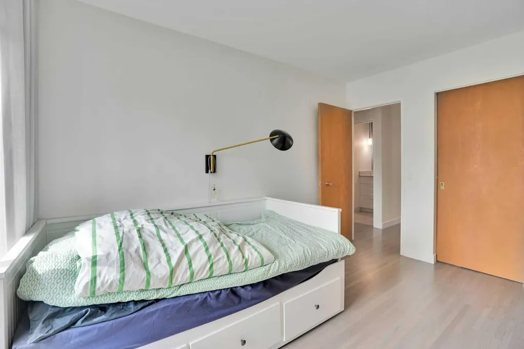 2704 Chandler Road NW Calgary AB T2L 1E5