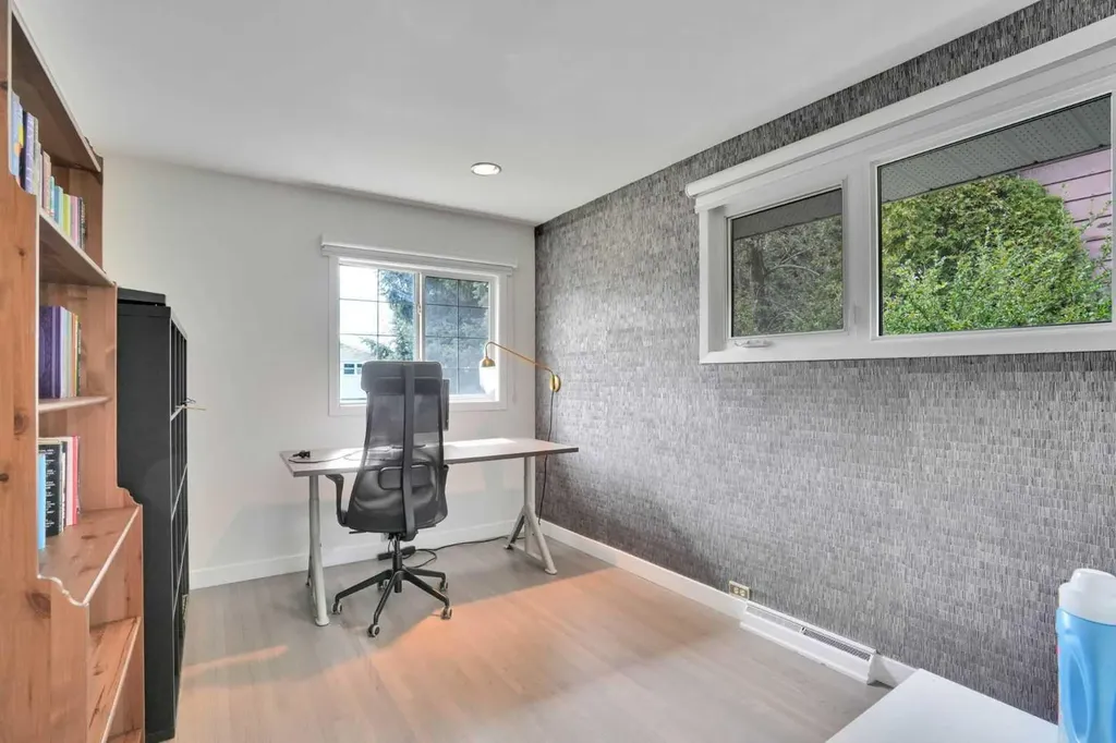 2704 Chandler Road NW Calgary AB T2L 1E5