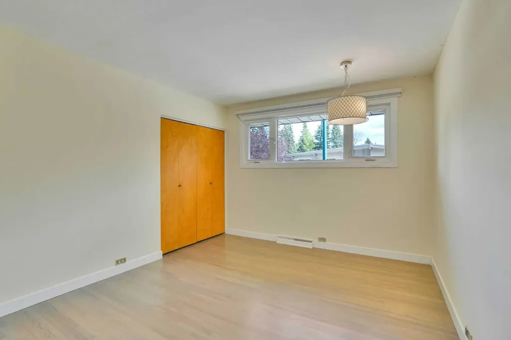 2704 Chandler Road NW Calgary AB T2L 1E5