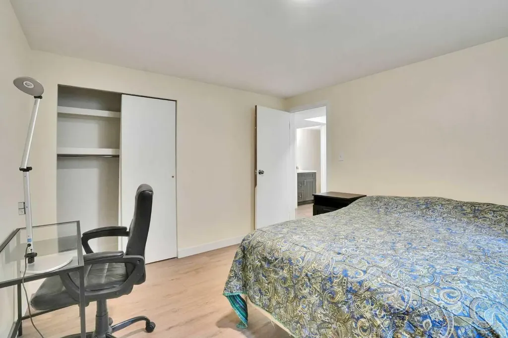 2704 Chandler Road NW Calgary AB T2L 1E5