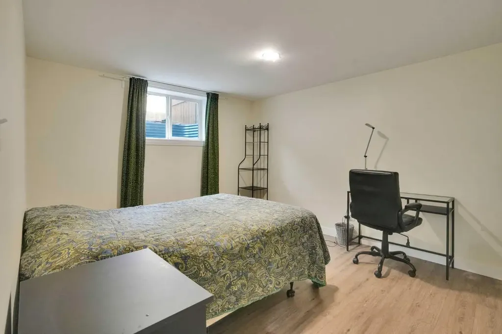 2704 Chandler Road NW Calgary AB T2L 1E5