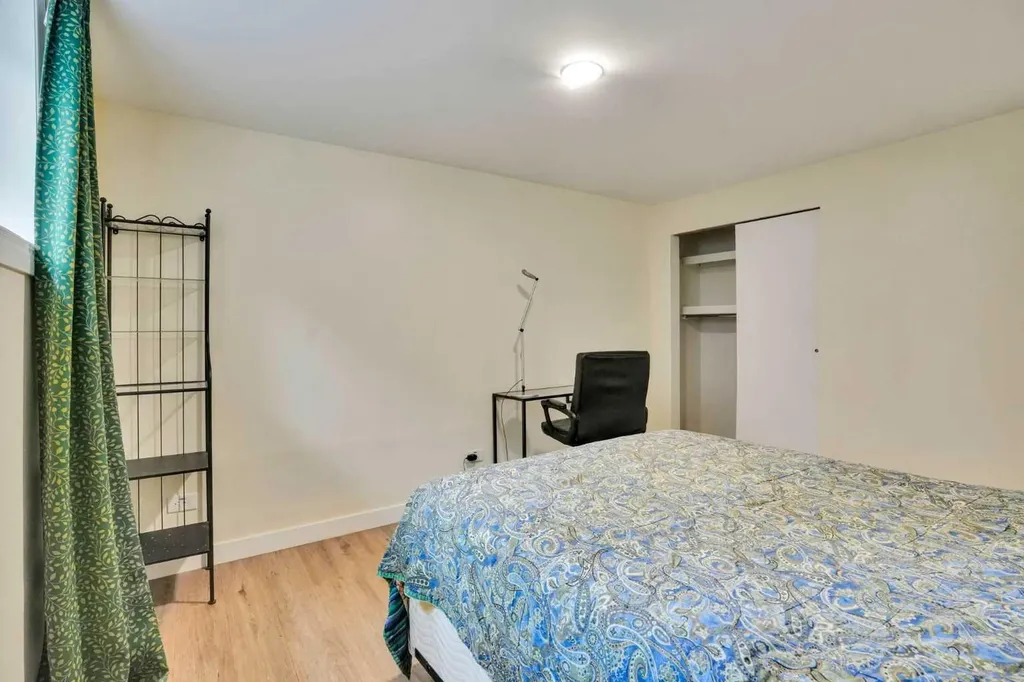 2704 Chandler Road NW Calgary AB T2L 1E5
