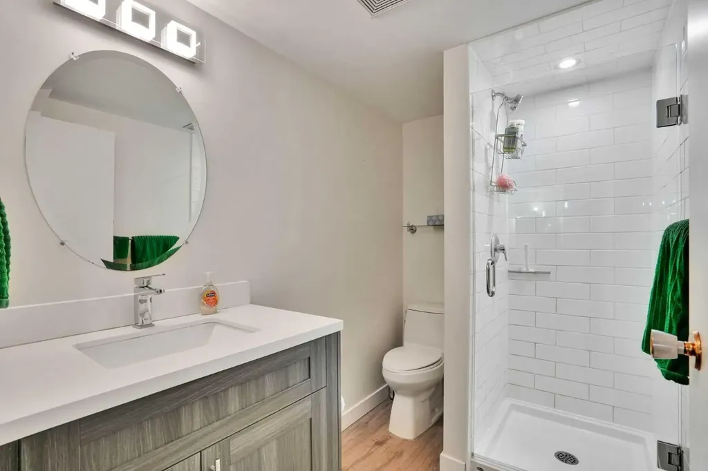 2704 Chandler Road NW Calgary AB T2L 1E5