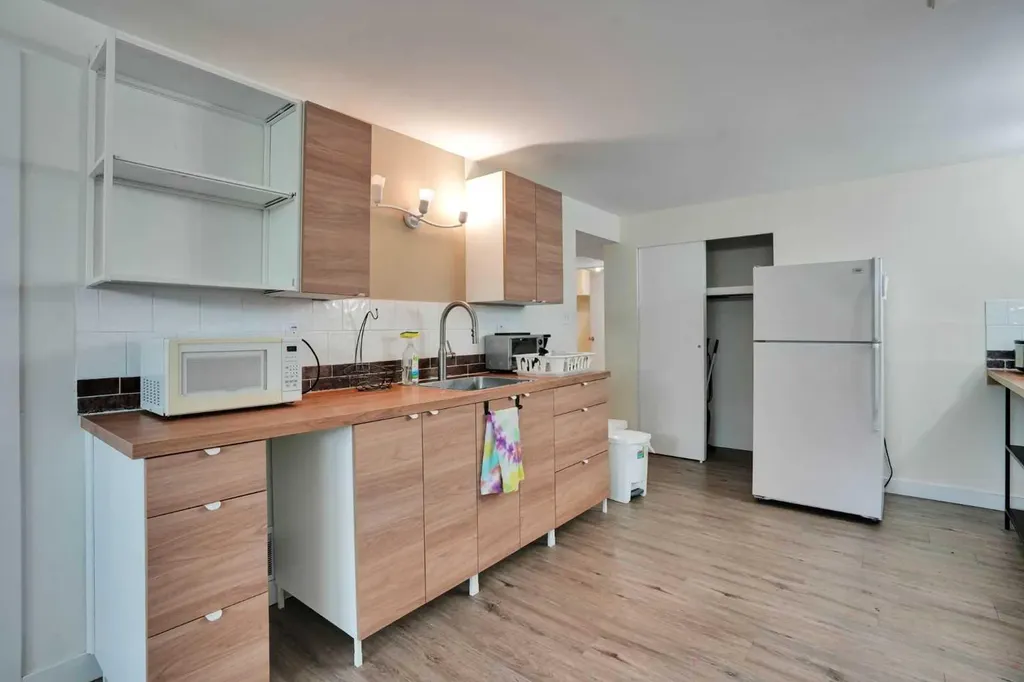 2704 Chandler Road NW Calgary AB T2L 1E5